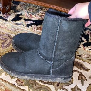Black classic ugg boots women’s 9